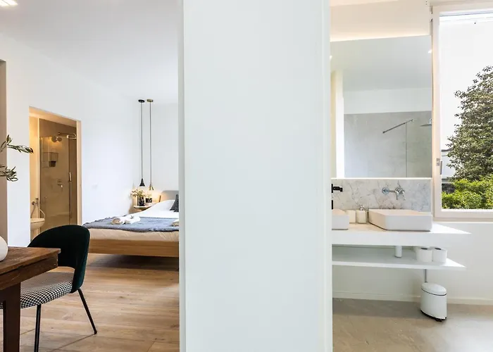 *villa Olivo*with Private Terrace & Jacuzzi + 3bedrooms * Milán